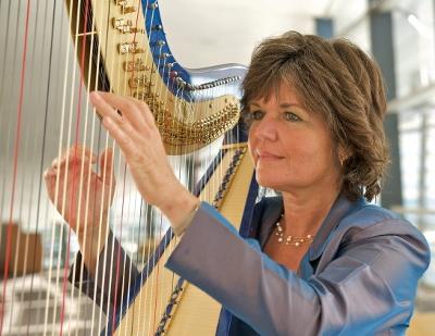 Harpist on Vanessa Mckeand   Harpist