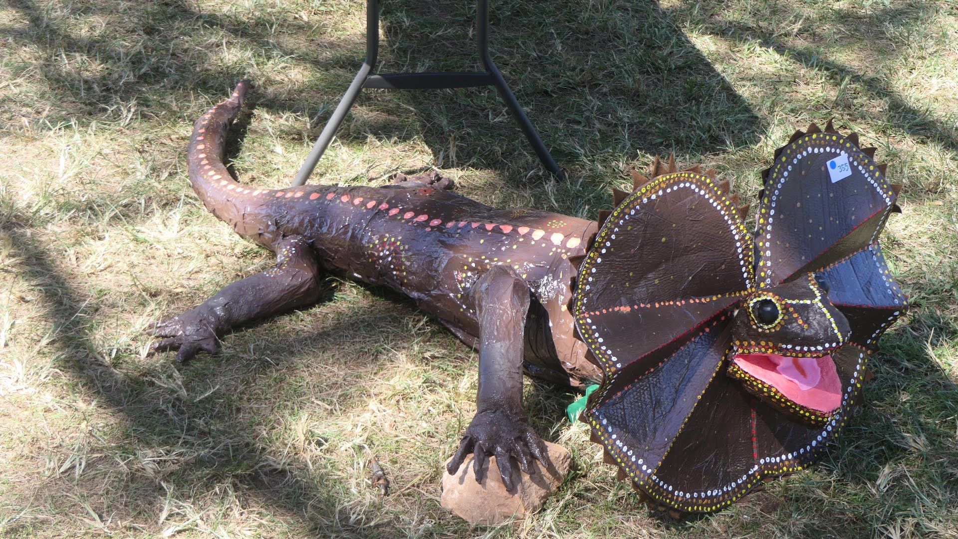 "Frilly" lizard by Dripstone Middle School "Frilly" lizard by Dripstone Middle School