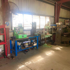 Mechanic in pinelands